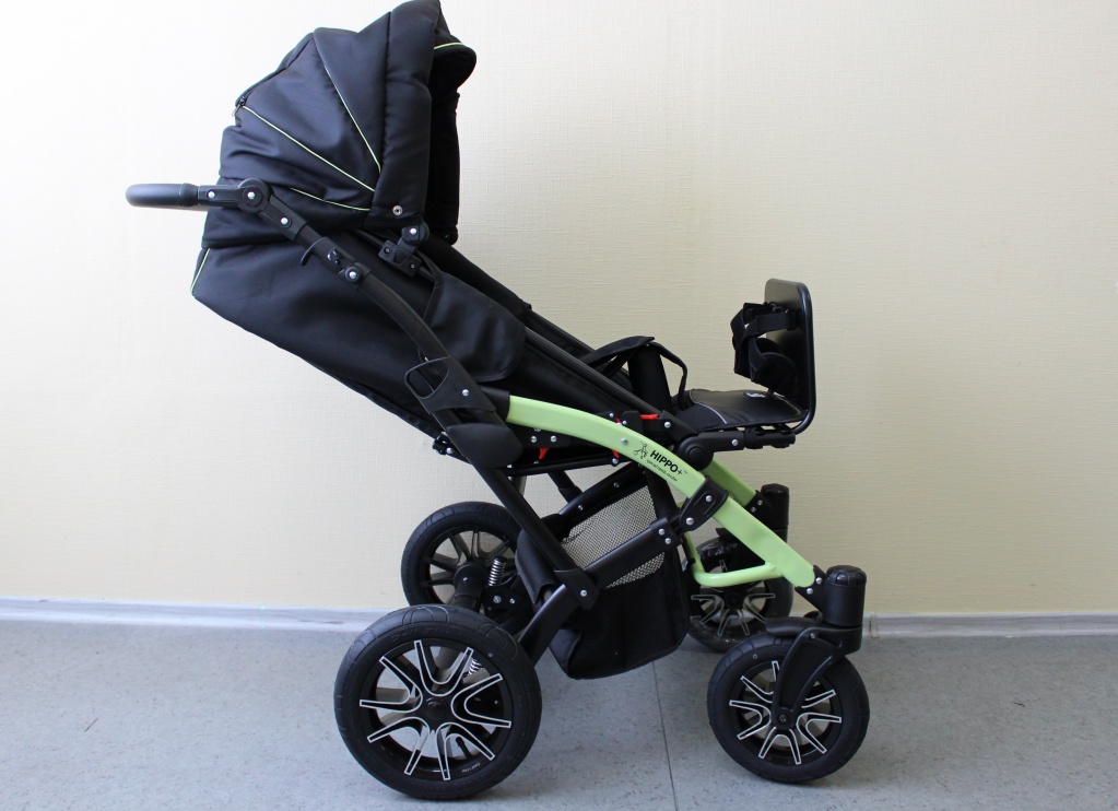 горизонтальное положение подножки коляски для детей с дцп Гиппо.JPG